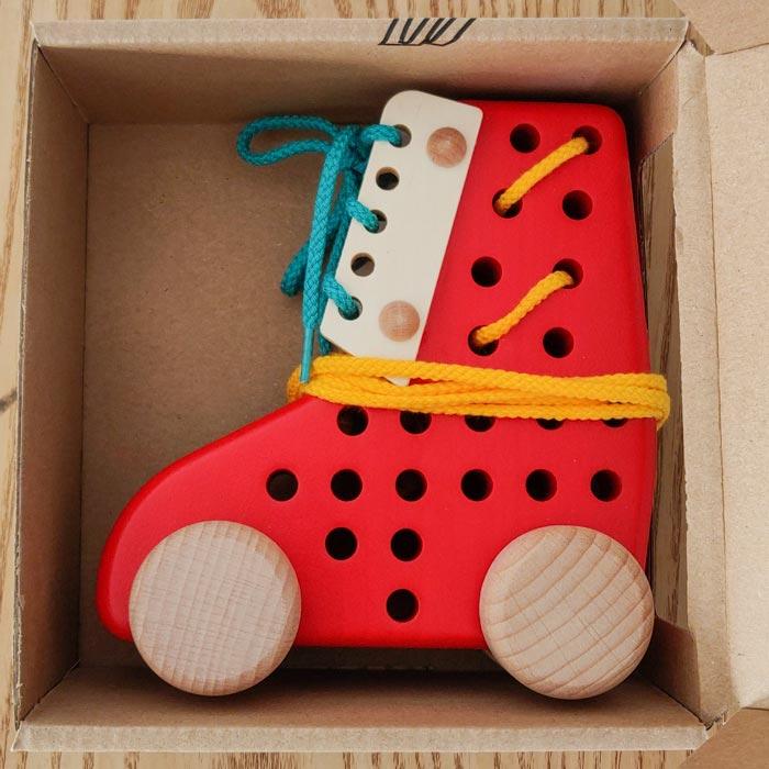 Le laçage de bois de formes géométriques de jouets pour enfants de 3 ans  jusqu'L